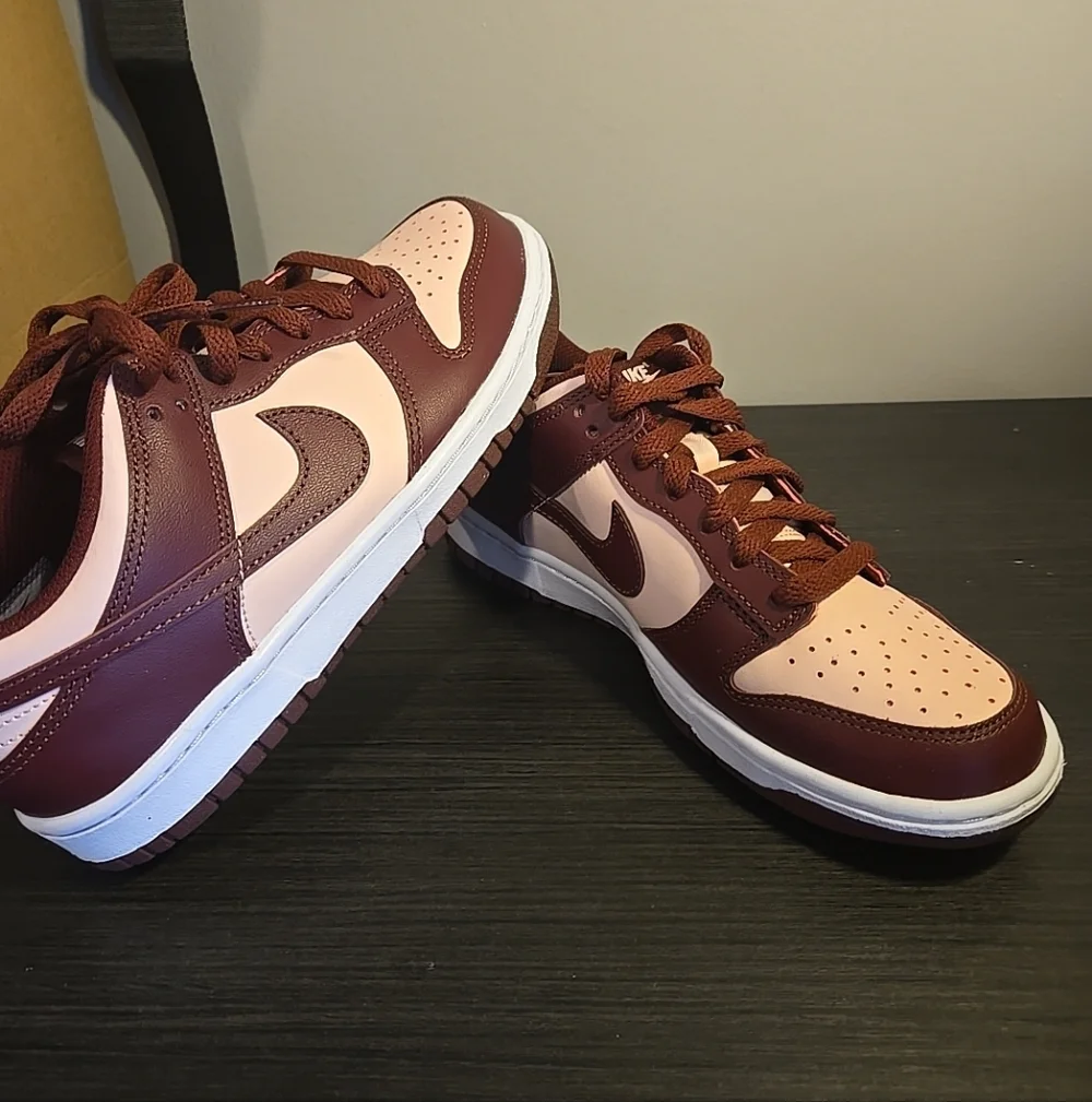 Nike Dunk Low Dark Team Red Pink (GS) BRAND NEW Sizes 6Y/Womens  7.5 New - Picture 2 of 8